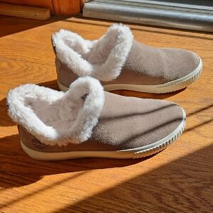 Timberland Taupe Suede Booties with White Faux-Fur Trim Sz 6